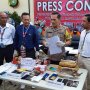 Diselip di Kerah Baju, Dr BangBonk Sudah 26 Kali Kirim Sabu ke Pelanggan