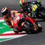 Tak Kunjung Kompetitif di Honda, Rossi Kasih Wejangan ke Lorenzo