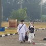 Di Tengah Kabut Asap, Warga Pekanbaru Salat Idul Adha di Masjid Raya Annur