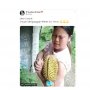 Greget Abis, Wanita Ini Buka Durian Cuma Pakai Tangan Kosong