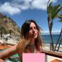 Pengakuan Mengejutkan Bella Thorne, Cuma Mau Pakai Makeup Kalau Dibayar