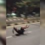 Berasa Tak Punya Beban Hidup, Begini Kelakuan Kocak Banci Saat Senggang