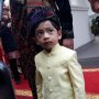 Salat Ied Bareng Gibran, Momen Jan Ethes Gelar Sajadah Banjir Pujian: Pinter Banget!