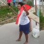 Viral Video Mace di Fakfak Cium Bendera: Kita Orang Merah Putih!