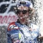 Gara-Gara Main Handphone saat Berkendara, Alex Rins Alami Patah Tulang