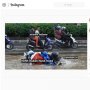 Kreasi Warganet, Momen Pemotor Jatuh saat Bajir Ini Malah Jadi Meme Kocak