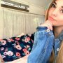 Ogah Kuliah, Gadis Ini Pilih Tinggal di Bus Sambil Traveling