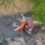 Tercebur di Parit, Pemotor di Bawah Umur Ini Jadi Tontonan Warga