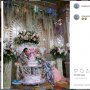 Bikin Heboh, Pengantin Ini Nikah Berselimutkan Uang Kertas