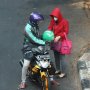 Dokter Ungkap Alasan Sebaiknya Bawa Helm Sendiri saat Naik Ojek Online