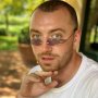 Sam Smith Ungkap Rahasia Kulit Cantik dan Sehat, Ini Tahapan Skincarenya