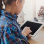 Sekolah Daring Bukan Alasan Tak Batasi Screen Time Anak