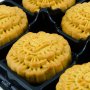 Makan Kue Bulan Tiap Hari, Darah Pria Ini Keruh dan Berwarna Putih Susu