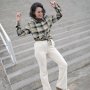 Mengenakan Kemeja Flannel, Begini Gaya Stylish Andien Aisyah