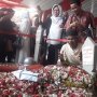 Warga Terobos Garis Batas Demi Doa dan Selfie di Makam BJ Habibie