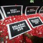 Keranda dan Tabur Bunga Sebagai Simbol Matinya KPK