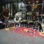 Simbol KPK Mati, Koalisi Masyarakat Sipil Taruh Keranda Mayat di Gedung KPK