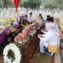 Makam BJ Habibie Jadi Rebutan Warga Berswafoto