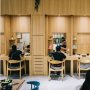 Restoran di Malaysia Ini Punya Cara Unik Agar Kamu Tidak Makan Sendirian
