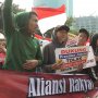 Bawa Poster Dukung Jokowi, Massa Pro Revisi UU KPK Aksi di Depan Gedung KPK