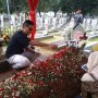 Anak Eks Ajudan Taruh Foto di Makam BJ Habibie, Ada Kisah Haru di Baliknya