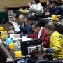 Kejar Pengesahan Besok, DPR dan Pemerintah Bahas RUU KPK Malam Ini