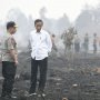 Ikut Jokowi Tinjau Karhutla Riau, Wiranto: Kami Tak Pakai Masker