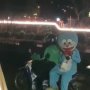 Viral Doraemon Naik Ojek Online, Warganet: Baling-Baling Bambu Rusak?