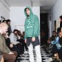 Tampilkan Koleksi Hoodie Bolong-Bolong, Merek Busana Pria Ini Dikecam