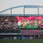 Salut! Suporter PSS Sleman Bentangkan Koreo Solidaritas untuk Persipura