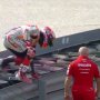 Salut, Ayah Dovizioso Temani Marc Marquez Usai Terjatuh di Aragon