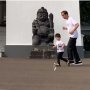Jokowi Larang Pamer Hidup Mewah, Intip Lagi Sneaker Branded Gibran Rakabuming dan Jan Ethes