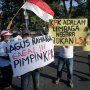 Puji Pemerintah, Massa di Surabaya Minta Agus Rahardjo Cs Mundur dari KPK