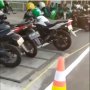 Ojol Parkir di Jalur Sepeda, Dishub DKI Bakal Patroli Tiap Tiga Jam