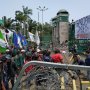 Pengunjuk Rasa Jebol Kawat Berduri DPR dan 4 Berita Demo Mahasiswa Lainnya