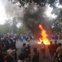 Dipukul Mundur Aparat, Mahasiswa di Bandung Mundur ke Gedung Sate