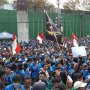 Semakin Panas! Mahasiswa Kepung DPR RI dari Pintu Depan dan Belakang