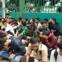 Katai DPR Bodoh, Anak STM Malah Disetrap Polisi di Depan Gedung DPR