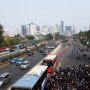 Semalam Anak STM Rusuh, Jalan ke Gatot Subroto Masih Ditutup Hari Ini