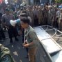 Aksi RUU KUHP Ricuh, Mahasiswa Jebol Pagar DPRD Kota Bekasi