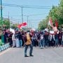 Kantornya Dikepung Anak STM, Ketua DPRD Sumenep: No Comment Saya...