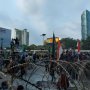 Massa HMI Demo di Dekat Gedung DPR, Jalan Gatot Subroto Ditutup