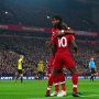 Spanduk Divock Origi Semi Telanjang Terpampang di Laga Genk vs Liverpool