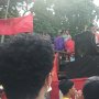 Pelajar Orasi di Atas Mobil Komando Dekat DPR: Negara Sedang Kritis