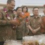 Kerupuk Jengkol Hingga Pare Curi Perhatian Menteri Arief Yahya di WICSF