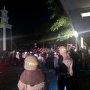 Memanas, Pengunjuk Rasa Sempat Lempar Petugas Gunakan Batu dan Botol Air