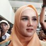 Pakai Baju Bodo, Gaya Mulan Jameela di Pelantikan DPR Curi Perhatian