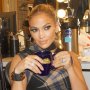 JLo dan Kendall Jenner Jadi Ikon dalam Kampanye Terbaru Versace 2020
