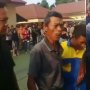 Pak Petani Ini Marahi Anaknya yang Diciduk Polisi karena Ikut Demonstrasi