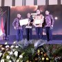 Rektor dan Dosen UGM Raih Academic Leader Award 2019